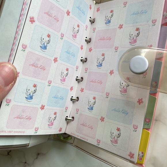 Vintage Sanrio Hello Kitty - Pink Angel Hello Kitty binder 1997 - Picture 6 of 8
